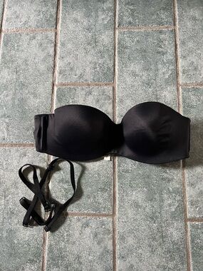 Victoria's Secret Black Strapless Convertible Bandeau Bra